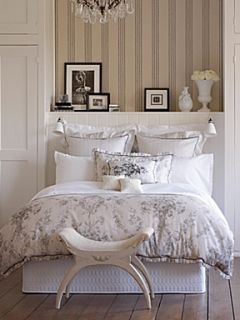 Christy Toile bed linen in linen   