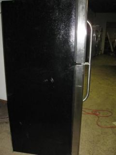 GE 21.7 Cu. Ft. Stainless Top Freezer Refrigerator Model# GTH22SBS