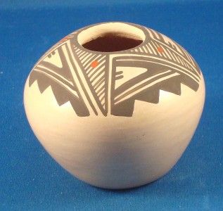 Native American Jemez Pueblo Indian Pottery Mini Pot Pauline Romero