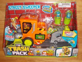 NIB Moose THE TRASH PACK STREET SWEEPER w/ 2 Exclusive Trashies HOT