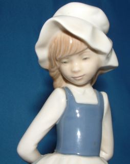 Lladro Nao Figurine Girl with Dog Daisa 1983