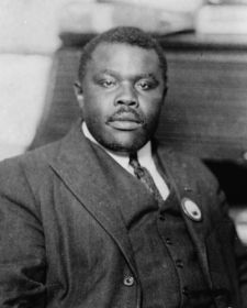 1920 photo Marcus Garvey   Provisional President of Africa has his