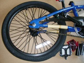 DK Racing BMX Eight Pack Bike New in Box Blue Park Trail Really Nice