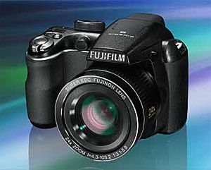 Fujifilm FINEPIX S3300 Digitalkamera (14 Megapixel, 26 fach opt. Zoom
