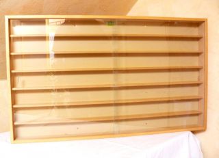Kibri Vitrine / Schaukasten aus Holz , 104 x 61 x 7 cm. Tiefe