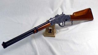Neu BRAGO Winchester / Gewehr Spielzeug Cowboy