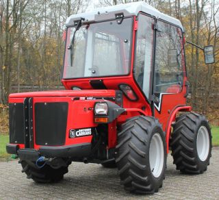 TTR 4400 HST Vorfuehrmaschine UVP 34 213 EUR Schlepper Traktor Allrad