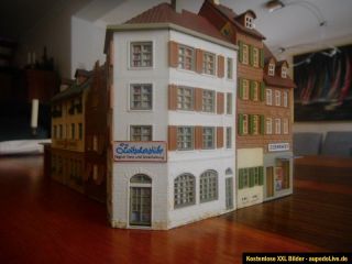 FALLER H0 Modell Nr. B 925 AMS Altstadt, Stadthäuserzeile gebaut