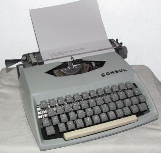 Schreibmaschine Consul Model 231.2 hergestellt in derTchechoslovakei
