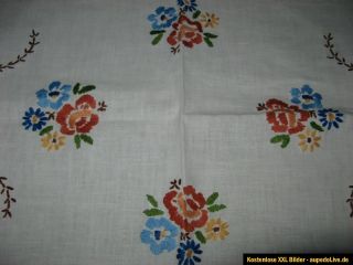 Mitteldecke/Deckchen mit floraler Stickerei Handarbeit Tischdecke