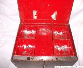 Alte Geldkassette Stahlkassette Kassette mit Schlüssel und Münzfach