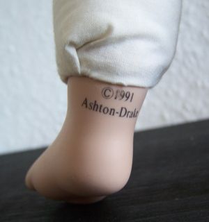 Puppe Porzellan gemarkt Ashton Drake 1991