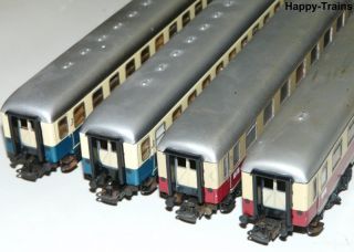 4x Märklin Personenwagen / 2x 4085 rot /beige+ 2x 4112 Blech grün