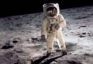 Fototapete Komar Man on the Moon 4 tlg. 270 x 194cm
