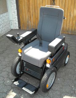 Rollstuhl   Elektrorollstuhl der Marke MEYRA Modell 1.522
