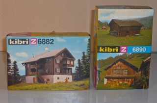 Kibri Z 6882 + 6890 Bauernhaus Matt mit Stall Elm   wie neu