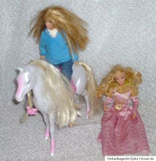 BARBIE Schloss   Die 12 Tanzenden Prinzessinen mit 2 Puppen, 1 Pferd