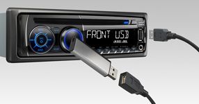 Direkte iPod ®   und iPhone ®  Steuerung per USB Anschluss an der