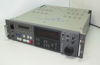  PCM 7010 Professional DAT Recorder mit Time Code Laufwerk Defekt 942