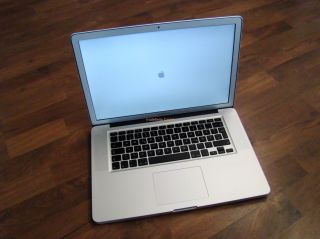 Apple MacBook Pro (A1286) 15.4 / Apple Garantie / Rechnung