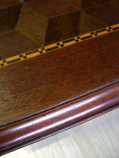 Mahagoni Tisch mit Erweiterungsplatten sowie Mosaik & Band  Intarsien