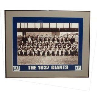 NY Giants 1937 Team Photo (No Names) Black and White   NFL
