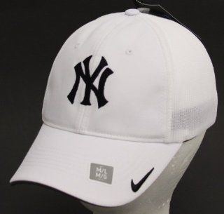 Nike Golf 2011 New York Yankees MLB Mesh Back Flex Fitted