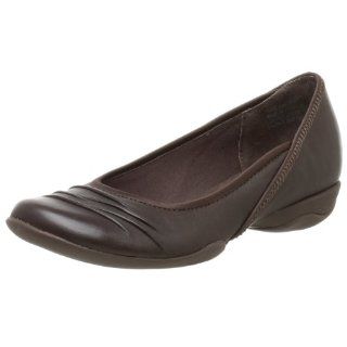 Privo Womens Oso Flat,Chestnut,9 W Shoes