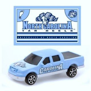 NORTH CAROLINA TAR HEELS NCAA 1   87 Scale Ford F 150 Pick